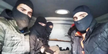 BBC: Policia greke po i përdor për të larguar të tjerët nga kufiri vendas, përdorin dhunë dhe sulme