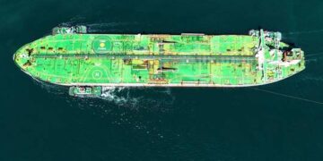 Reuters: Irani po shqyrton lehtësimin e kufizimeve në Ngushticën e Hormuzit