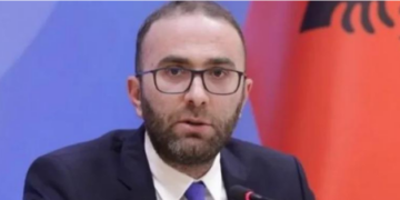 Bardhi debaton ashpër me Spahiun: Kush pengon integrimin, ne apo ju?