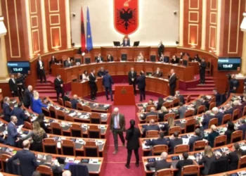 Përplasje në Kuvend, PS kalon votimet; PD braktis seancën