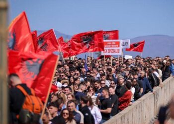 Vjosa Osmani mbështet protestën e studentëve shqiptarë në Shkup