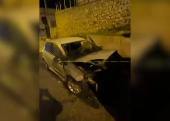 Sarandë/ Digjet makina e një personi me precedent penal