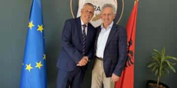 Prefekti Shkëlqim Hajdari vlerëson Rexhep Uka: Një thesar njerëzor dhe model unik në jetë