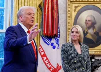 Trump shkarkon nga detyra Prokuroren e Përgjithshme, Pam Bondi