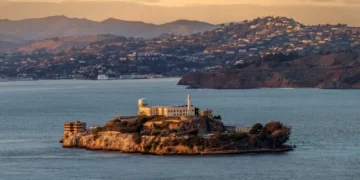 Trump kërkon 152 milionë dollarë për të rihapur burgun famëkeq të Alcatraz-it