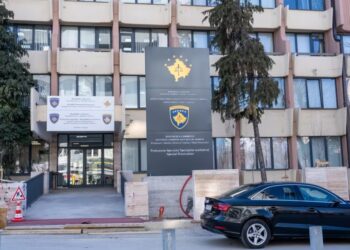 I akuzuar për krime lufte në Kosovë, arrestohet i dyshuari. Ja çfarë iu gjet në banesë