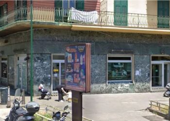 Grabitje spektakolare e një banke në Napoli