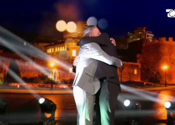 Surprizë emocionuese për Mateon, finalisti takohet me babanë e tij në studio: Dasmën e madhe ….