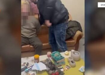 Porositi zjarrvënien e një automjeti, 38-vjeçari në Korçë arrestohet brenda banesës së tij