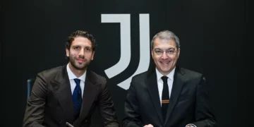 Zyrtare, mesfushori rinovon me Juventusin