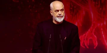 Rama flet për shkrimet e mediave për“prejardhjen”e tij greke: Jam krenar për rrënjët e mia shqiptare