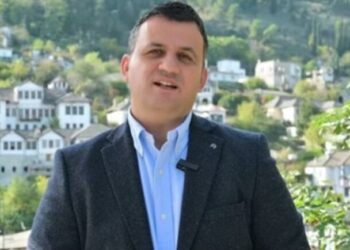 Bashkia e Gjirokastrës padi ndaj personit që përhapi lajmin e rremë për kryebashkiakun