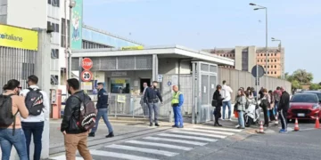 13-vjeçari ‘braktis’ mësimin, shkon të vjedhë një postë duke i kërcënuar me pistoletë lodër